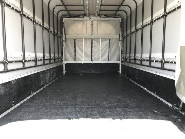 三菱ふそうキャンター幌ウイング小型（2t・3t）[写真11]