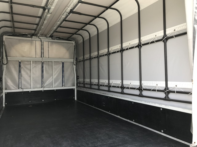 三菱ふそうキャンター幌ウイング小型（2t・3t）[写真13]