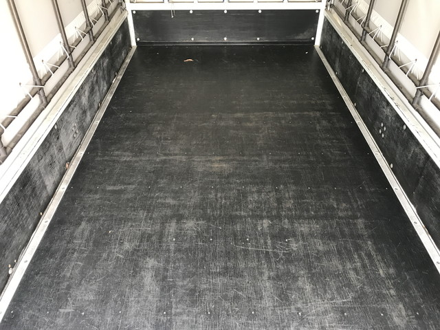 三菱ふそうキャンター幌ウイング小型（2t・3t）[写真15]