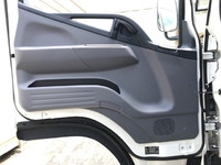 三菱ふそうキャンター幌ウイング小型（2t・3t）[写真30]