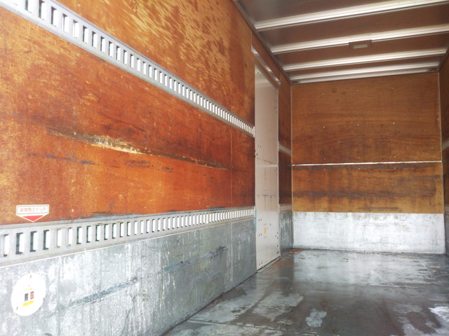 いすゞエルフアルミバン小型（2t・3t）[写真12]