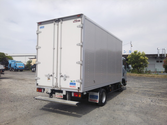 いすゞエルフアルミバン小型（2t・3t）[写真02]