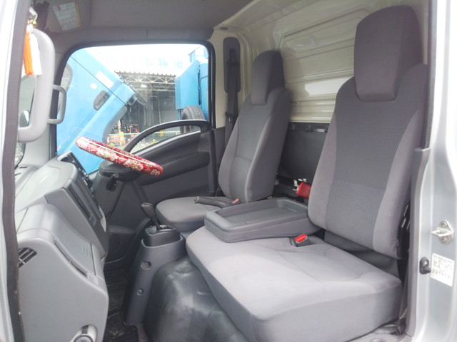 いすゞエルフアルミバン小型（2t・3t）[写真28]