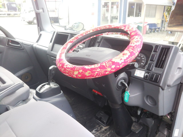 いすゞエルフアルミバン小型（2t・3t）[写真32]