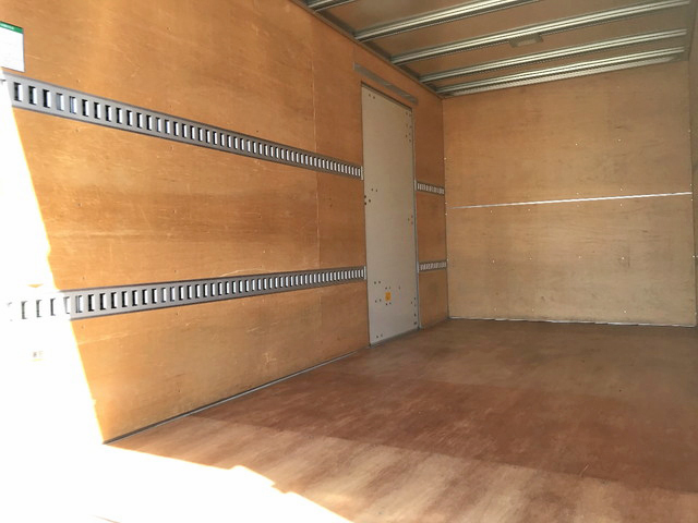 いすゞエルフアルミバン小型（2t・3t）[写真11]