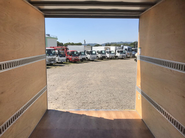 いすゞエルフアルミバン小型（2t・3t）[写真13]