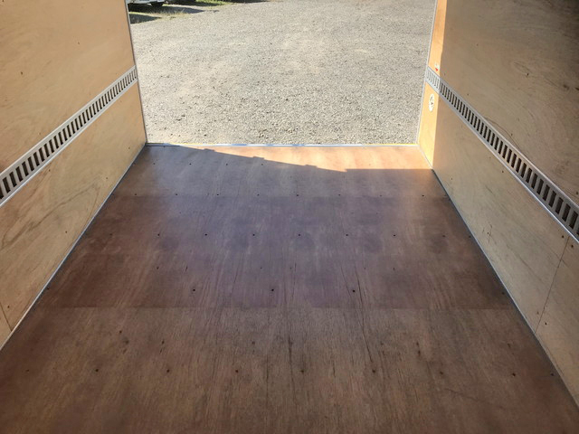 いすゞエルフアルミバン小型（2t・3t）[写真14]