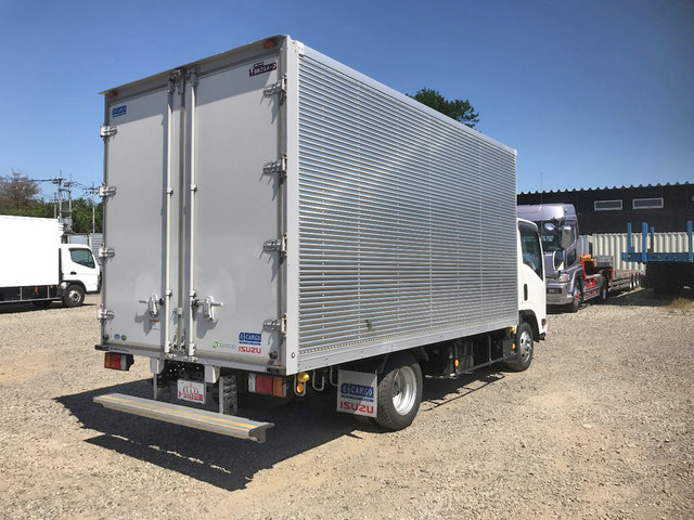 いすゞエルフアルミバン小型（2t・3t）[写真02]