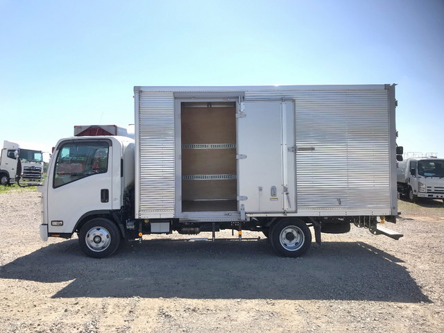 いすゞエルフアルミバン小型（2t・3t）[写真06]