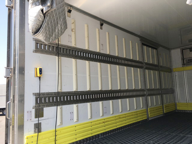 三菱ふそうキャンター冷凍車（冷蔵車）小型（2t・3t）[写真11]