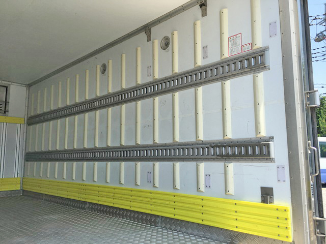 三菱ふそうキャンター冷凍車（冷蔵車）小型（2t・3t）[写真12]