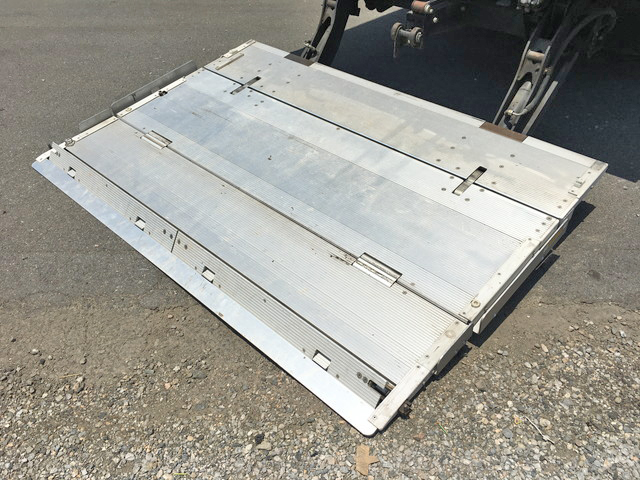 三菱ふそうキャンター冷凍車（冷蔵車）小型（2t・3t）[写真19]