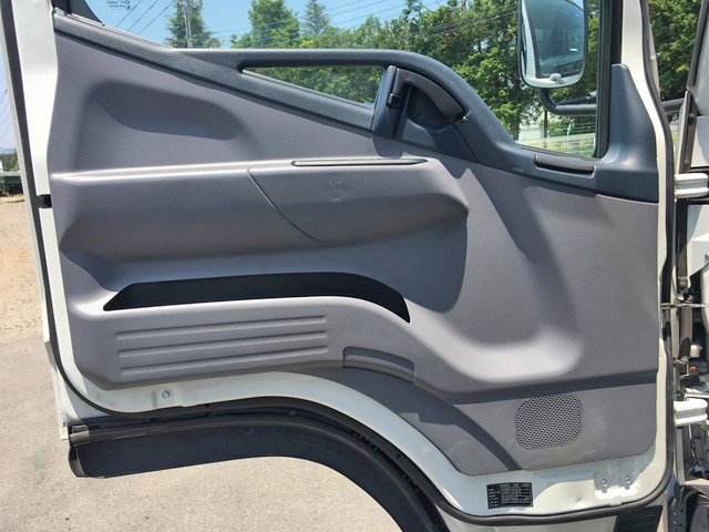 三菱ふそうキャンター冷凍車（冷蔵車）小型（2t・3t）[写真29]