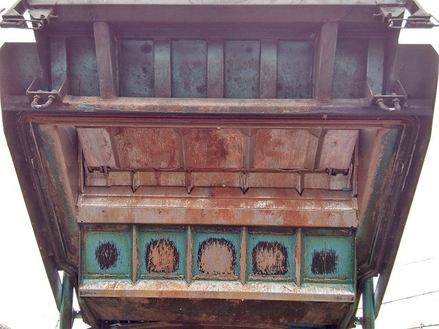 いすゞエルフパッカー車（塵芥車）小型（2t・3t）[写真10]