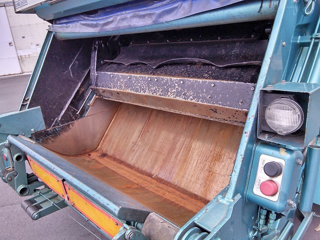 いすゞエルフパッカー車（塵芥車）小型（2t・3t）[写真13]