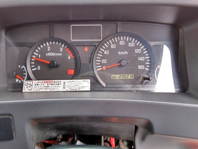 いすゞエルフパッカー車（塵芥車）小型（2t・3t）[写真39]