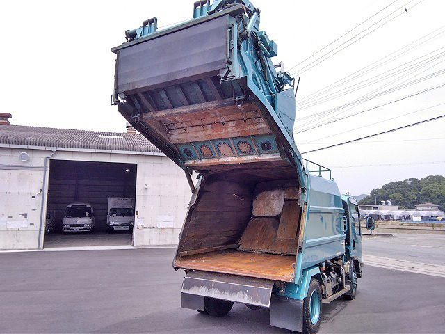 いすゞエルフパッカー車（塵芥車）小型（2t・3t）[写真09]