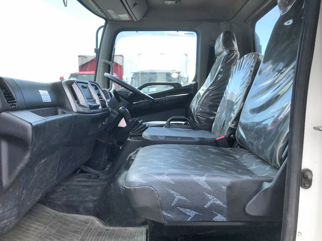 日野レンジャーユニック4段中型（4t）[写真32]