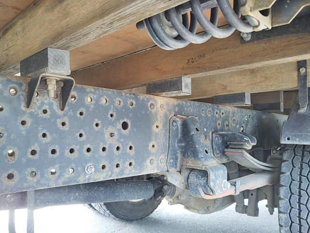 いすゞエルフ平ボディ小型（2t・3t）[写真24]