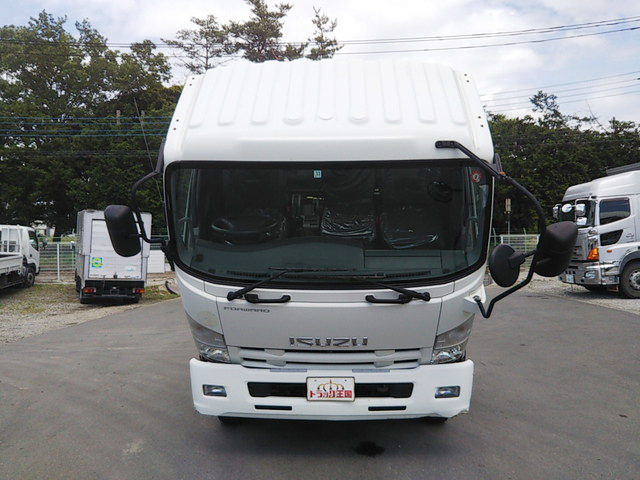 いすゞフォワードセーフティローダー中型（4t）[写真10]