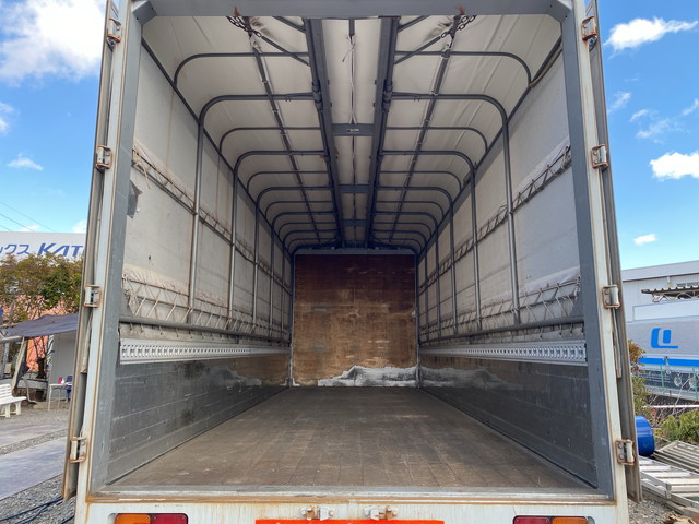 日野レンジャー幌ウイング中型（4t）[写真13]