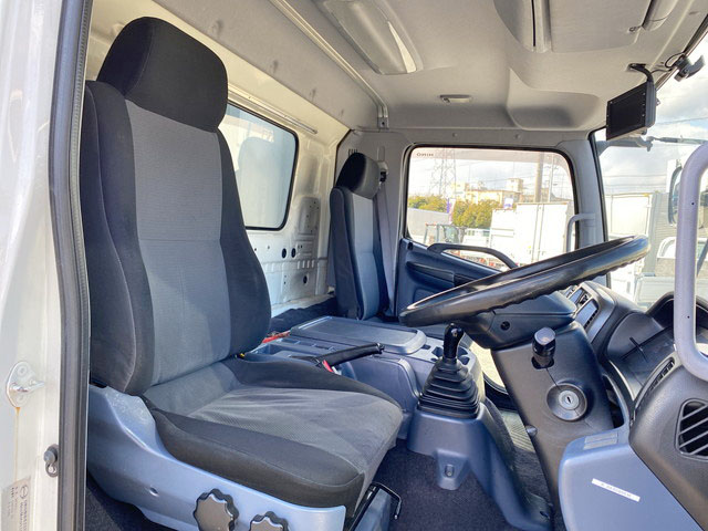 日野レンジャー幌ウイング中型（4t）[写真30]