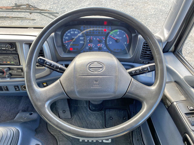 日野レンジャー幌ウイング中型（4t）[写真35]