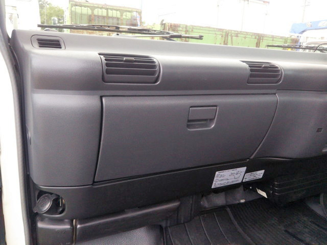 いすゞエルフタンク車（タンクローリー）小型（2t・3t）[写真30]