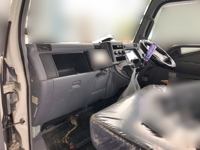 三菱ふそうキャンター平ボディ小型（2t・3t）[写真30]