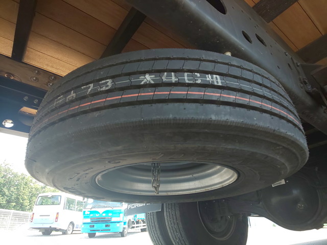 いすゞフォワード平ボディ中型（4t）[写真19]