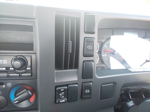 いすゞフォワード平ボディ中型（4t）[写真34]