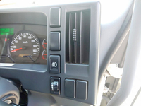 いすゞフォワード平ボディ中型（4t）[写真35]