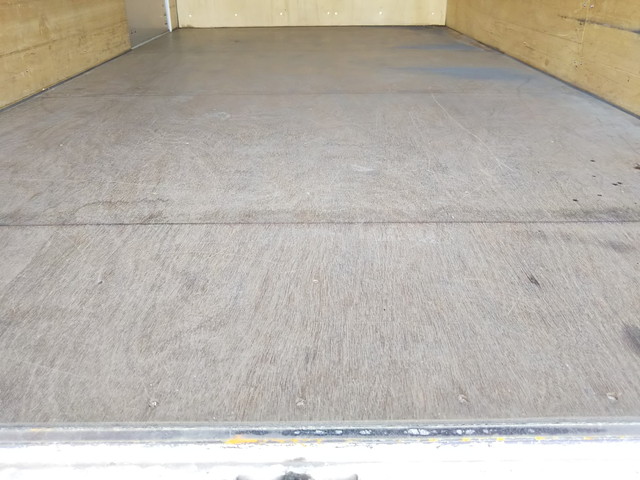 三菱ふそうキャンターアルミバン小型（2t・3t）[写真15]