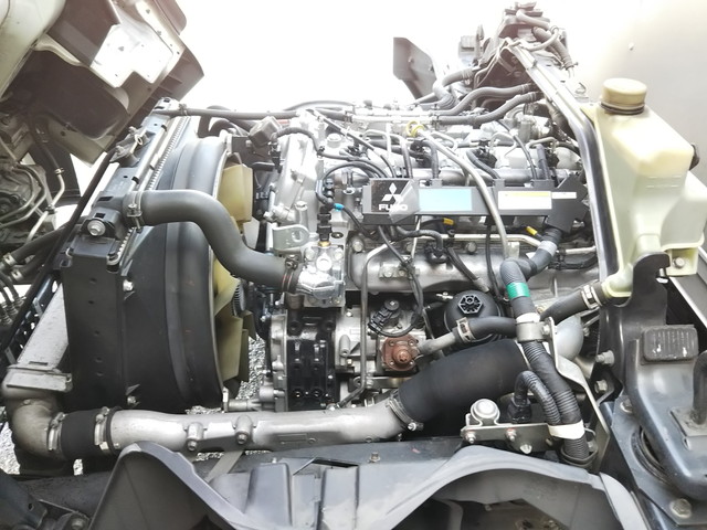 三菱ふそうキャンターアルミバン小型（2t・3t）[写真22]