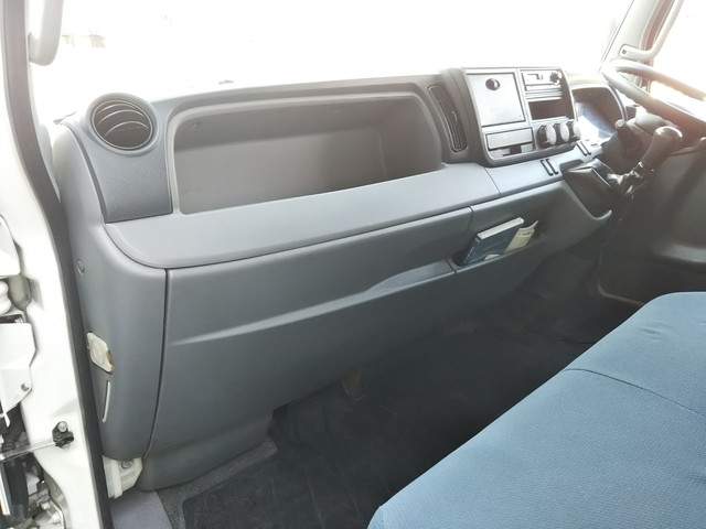 三菱ふそうキャンターアルミバン小型（2t・3t）[写真29]