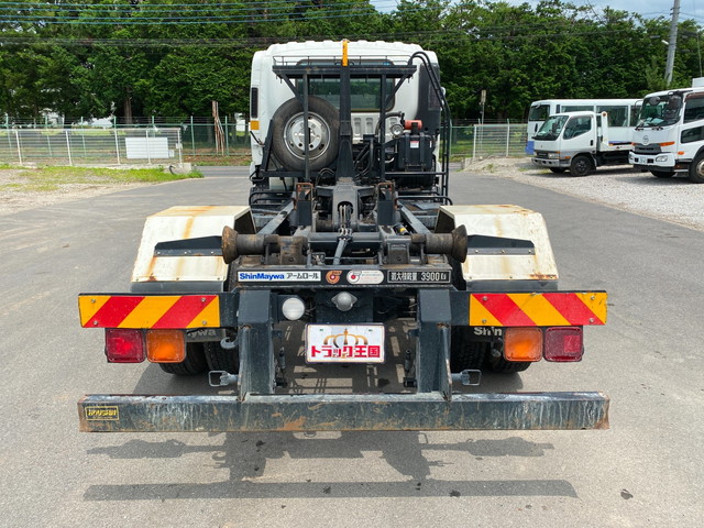 いすゞフォワードアームロール中型（4t）[写真11]