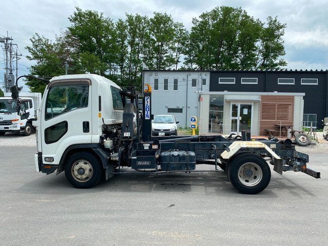 いすゞフォワードアームロール中型（4t）[写真05]