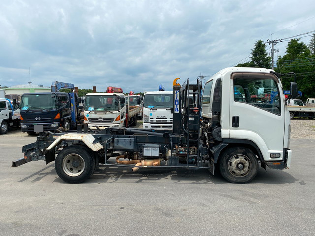 いすゞフォワードアームロール中型（4t）[写真07]