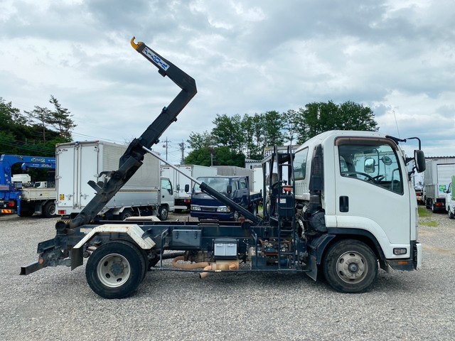 いすゞフォワードアームロール中型（4t）[写真08]