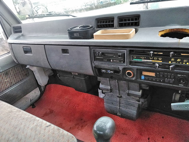 三菱ふそうキャンタークレーン3段小型（2t・3t）[写真23]