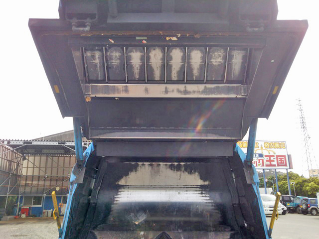 三菱ふそうキャンターパッカー車（塵芥車）小型（2t・3t）[写真10]