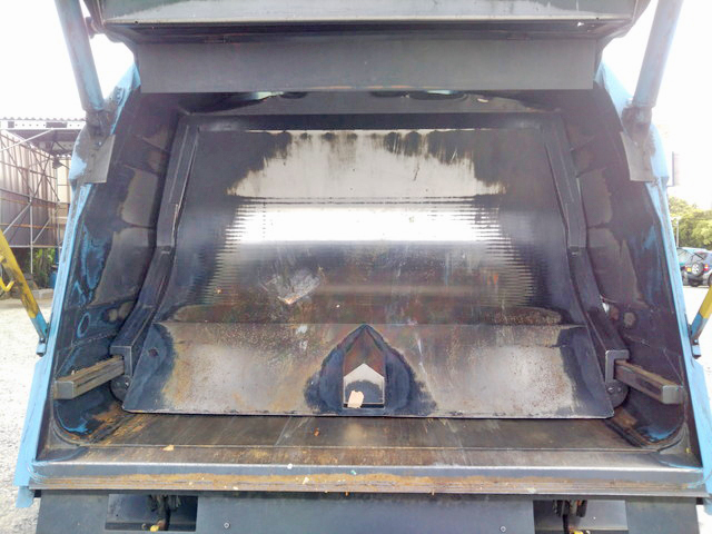 三菱ふそうキャンターパッカー車（塵芥車）小型（2t・3t）[写真11]