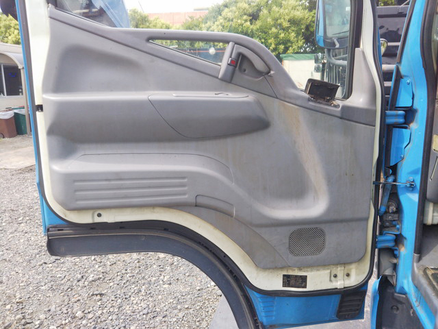 三菱ふそうキャンターパッカー車（塵芥車）小型（2t・3t）[写真29]