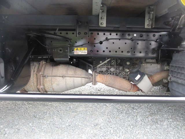 いすゞエルフアルミバン小型（2t・3t）[写真10]