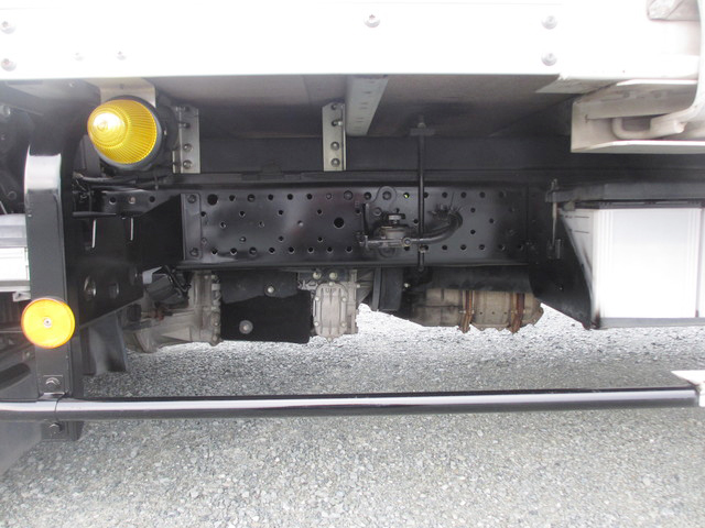 いすゞエルフアルミバン小型（2t・3t）[写真11]