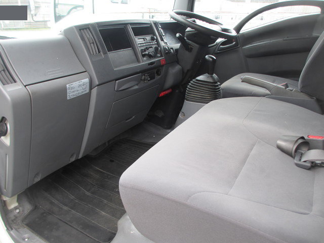 いすゞエルフアルミバン小型（2t・3t）[写真17]