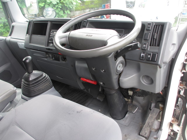 いすゞエルフアルミバン小型（2t・3t）[写真18]