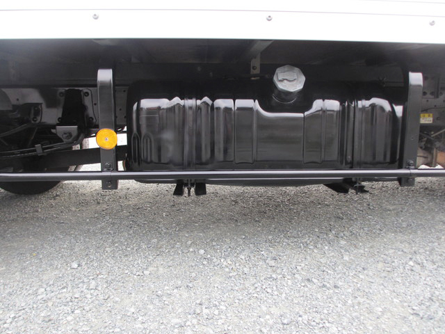 いすゞエルフアルミバン小型（2t・3t）[写真09]