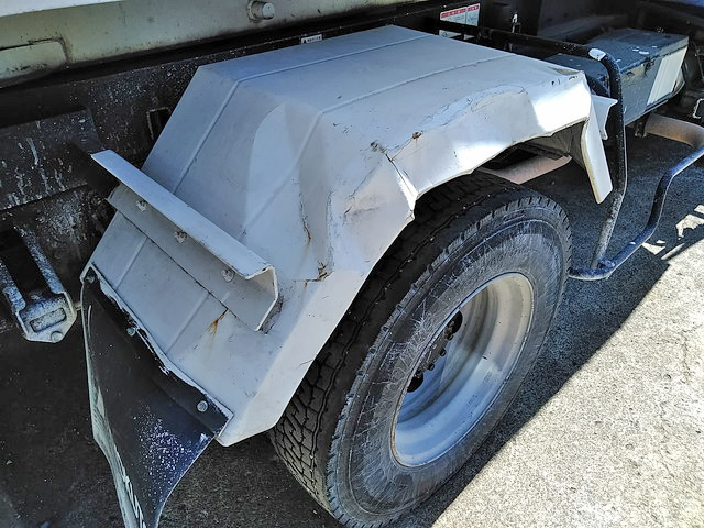 いすゞフォワードコンテナ専用車中型（4t）[写真11]