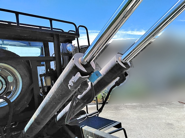 いすゞフォワードコンテナ専用車中型（4t）[写真15]